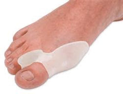 Ankle protectors with toe dividers